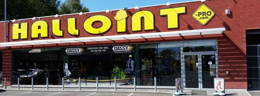 Devanture du magasin Halloint à Marcinelle — enseigne HALLOINT-PRO sur façade brique
